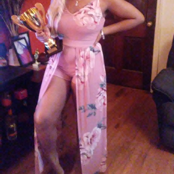 Walmart Other - Walmart One-piece floral romper - Size Large